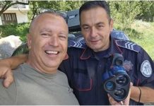 Dirljiv susret dvojice saboraca nakon 27 godina: Policajac Blažo platio kaznu svom drugu iz vojske