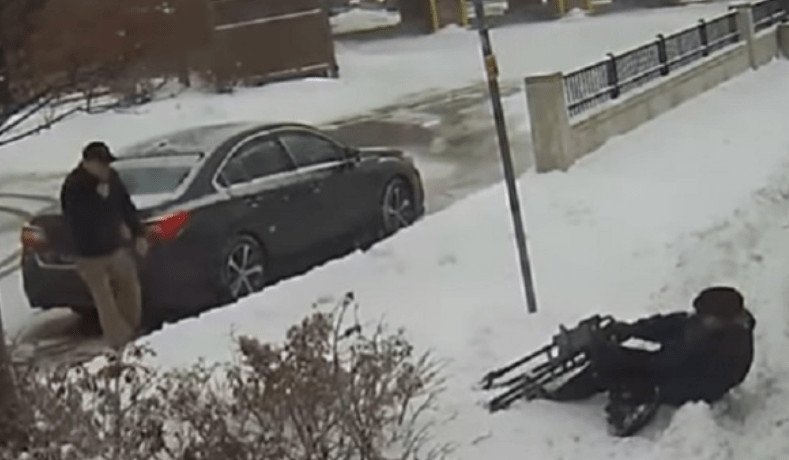 Spasio promrzlog djeda iz dubokog snijega i doveo ga u bolnicu: 7 dana kasnije starac mu priredio najveći šok u životu - featured image Spasio promrzlog djeda iz dubokog snijega i doveo ga u bolnicu: 7 dana kasnije starac mu priredio najveći šok u životu - featured image