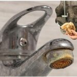 Trik za ČIŠĆENJE KAMENCA se širi kao zaraza: Poznata influenserka otkrila caku – ne treba vam NI VODA, samo 1 stvar koju SVI imamo Trik za ČIŠĆENJE KAMENCA se širi kao zaraza: Poznata influenserka otkrila caku – ne treba vam NI VODA, samo 1 stvar koju SVI imamo - featured image