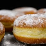 Samo 1 kap ovog napitka stavite u jaja kada pravite testo: Krofne i palačinke neće upijati ulje, a biće duplo vazdužastije Samo 1 kap ovog napitka stavite u jaja kada pravite testo: Krofne i palačinke neće upijati ulje, a biće duplo vazdužastije - featured image