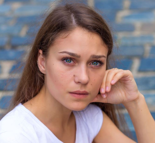 Milica iz Valjeva plakala je dok su je udavali za komšiju kog nije volela: Govorili su joj ćuti i trpi dobar je domaćin, a onda je jedna noć promenila sve - featured image Milica iz Valjeva plakala je dok su je udavali za komšiju kog nije volela: Govorili su joj ćuti i trpi dobar je domaćin, a onda je jedna noć promenila sve - featured image