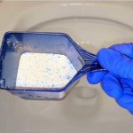 Sipajte u toalet i sačekajte 15 minuta: Domaći trik koji bi SVI trebali znati Sipajte u toalet i sačekajte 15 minuta: Domaći trik koji bi SVI trebali znati - featured image