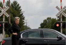 Da bi se riješila trudne snahe, svekrva je namjerno ostavila auto nasukan na pruzi samo nekoliko trenutaka prije voza koji se približava, nadajući se da će svi povjerovati da se radi o ništa više od tragične nesreće. Ali sve se završilo mnogo užasnije nego što je mogla zamisliti. 😳