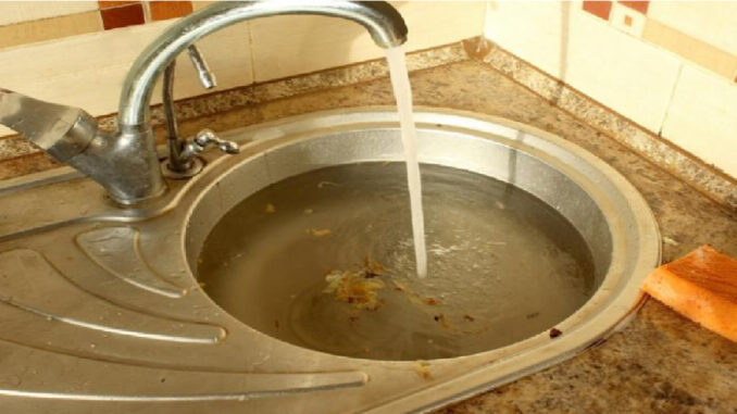 Ova stvar je najgora stvar za odvod! Ako ga bacite u toalet ili lavabo, stvrdne se kao beton – UPOZORAVA VODOINSTALATER. Zanimljivosti - featured image Ova stvar je najgora stvar za odvod! Ako ga bacite u toalet ili lavabo, stvrdne se kao beton – UPOZORAVA VODOINSTALATER. Zanimljivosti - featured image