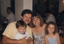 Moja supruga, sin i kći nikada se nisu vratili s putovanja. Četrdeset godina poslije pronašao sam poruku na kojoj je pisalo: „Ako ovo čitaš, došlo je vrijeme da doznaš ISTINU.“