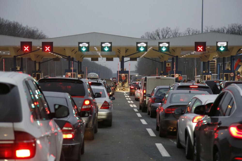 Bez ovog dokumenta nema ulaska u Crnu Goru! Od 1. novembra velike promene kod komšija, a evo na koga se to posebno odnosi!! - featured image Bez ovog dokumenta nema ulaska u Crnu Goru! Od 1. novembra velike promene kod komšija, a evo na koga se to posebno odnosi!! - featured image