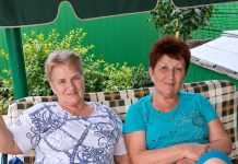 „Moja majka i tetka svake sedmice zaključavale su se u sobu. Jednog dana slučajno sam ih čula kako govore: ‘Ovog puta ćemo mijenjati djevojčice jednu po jednu…’ Odmah sam odlučila da ih pratim. Ali ono čemu sam svjedočila sljedeće sedmice natjeralo me da POZOVEM POLICIJU…“ „Moja majka i tetka svake sedmice zaključavale su se u sobu. Jednog dana slučajno sam ih čula kako govore: ‘Ovog puta ćemo mijenjati djevojčice jednu po jednu…’ Odmah sam odlučila da ih pratim. Ali ono čemu sam svjedočila sljedeće sedmice natjeralo me da POZOVEM POLICIJU…“ - featured image